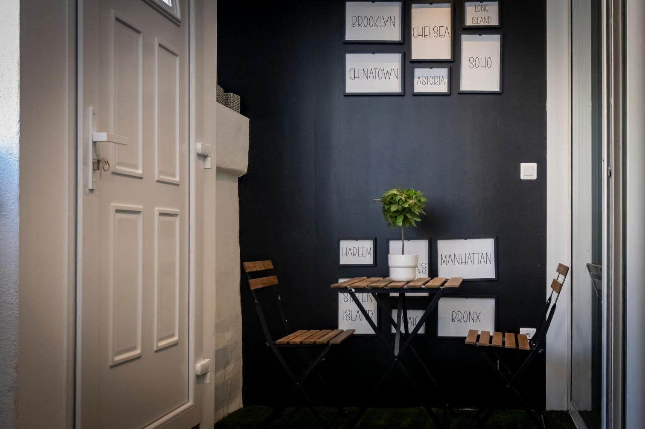 Superbe Appartement Avec Patio Nîmes Exteriör bild