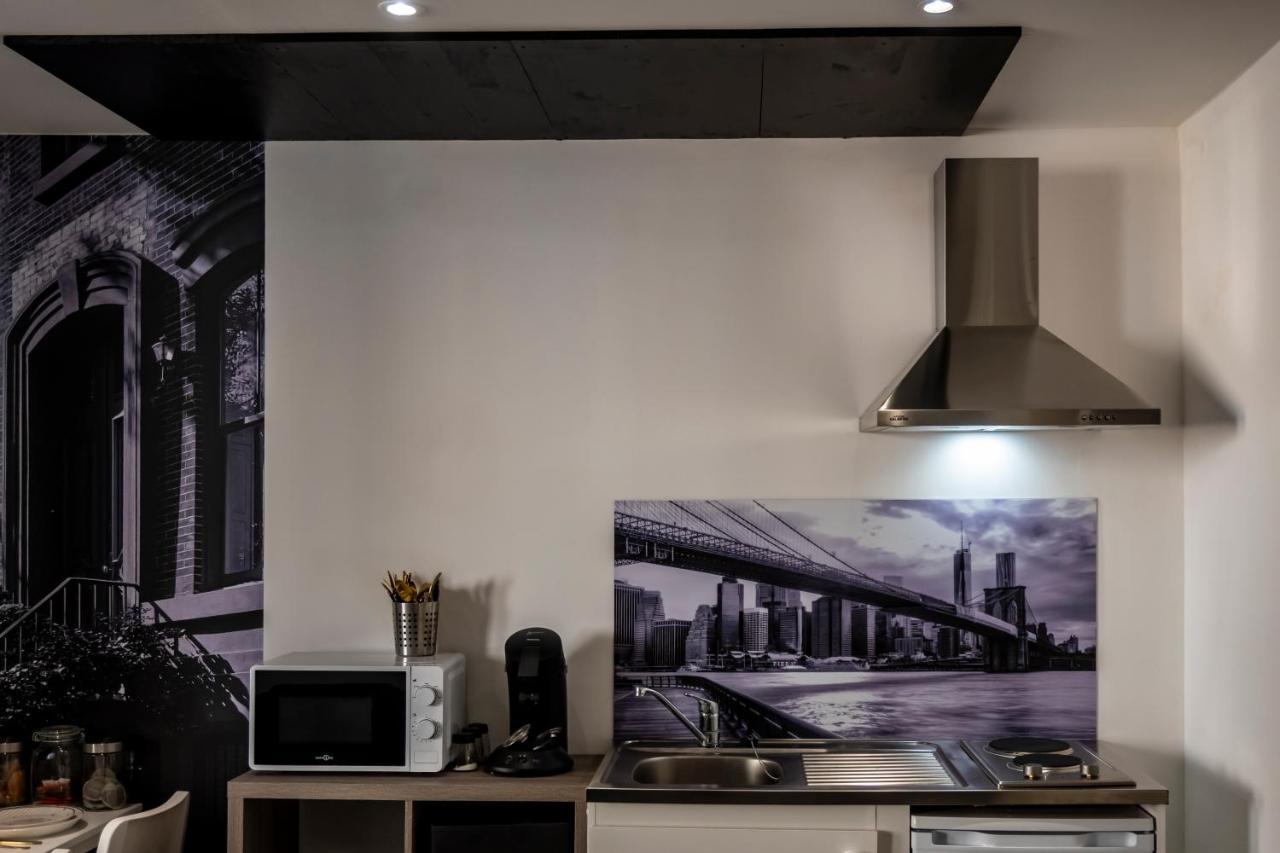 Superbe Appartement Avec Patio Nîmes Exteriör bild