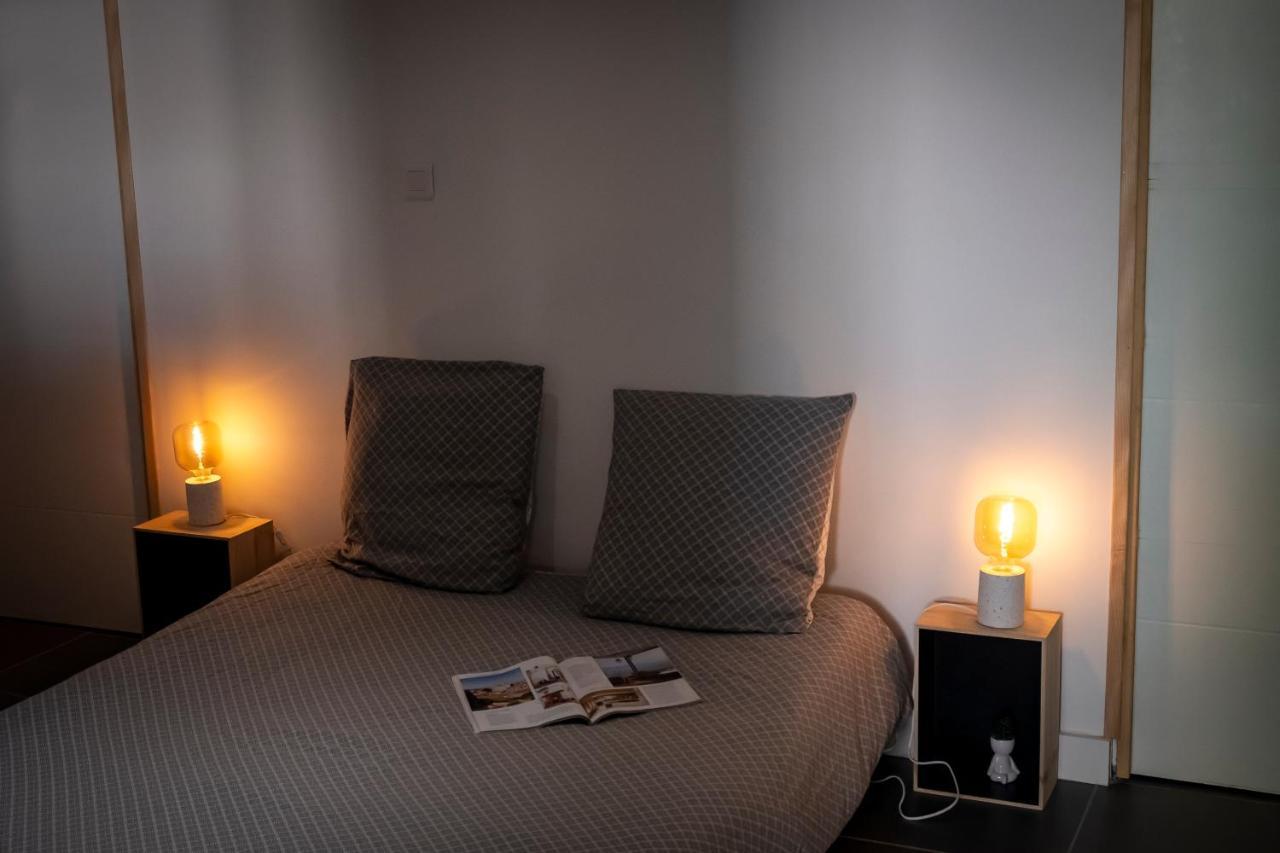 Superbe Appartement Avec Patio Nîmes Exteriör bild