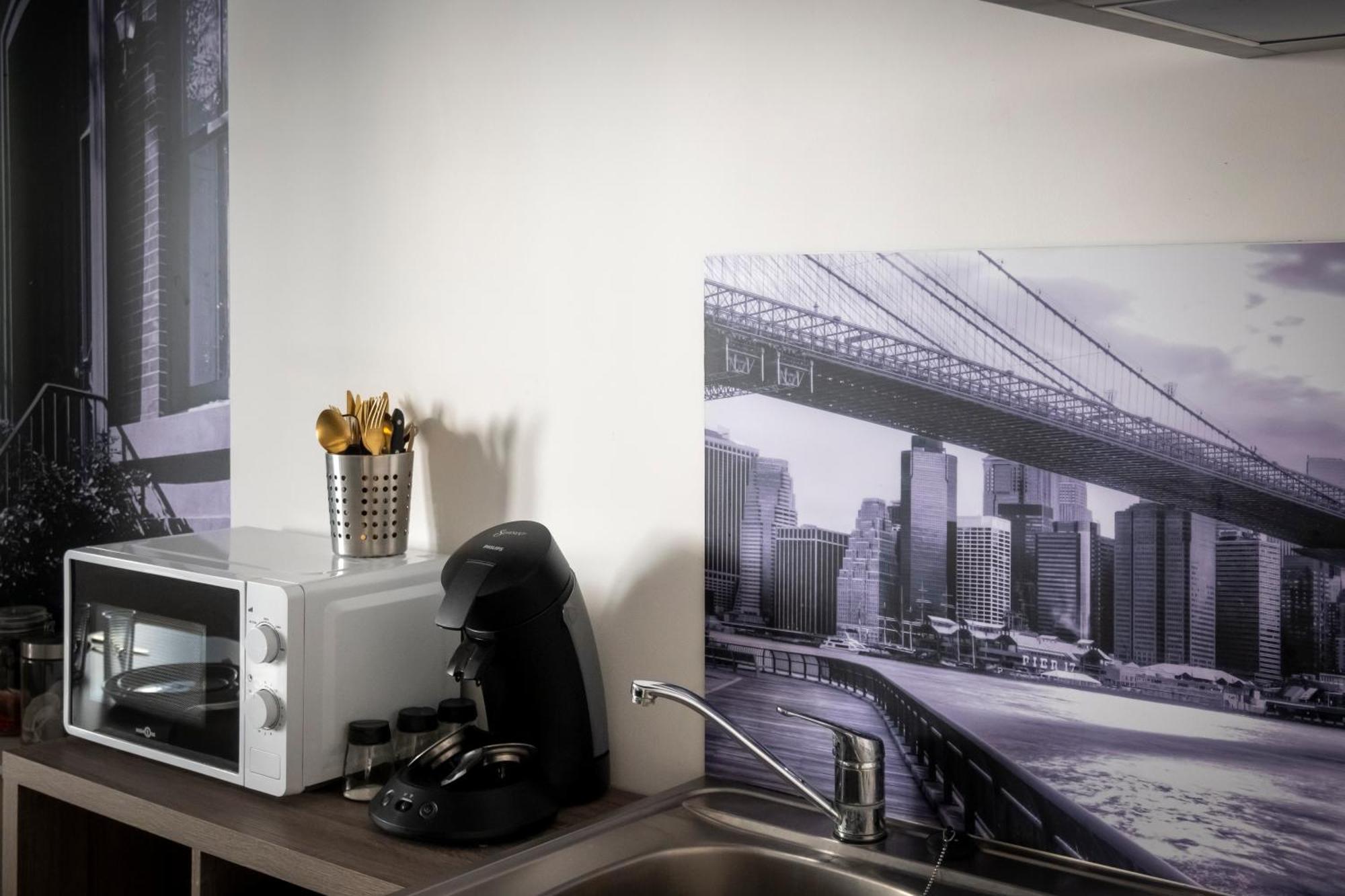 Superbe Appartement Avec Patio Nîmes Exteriör bild