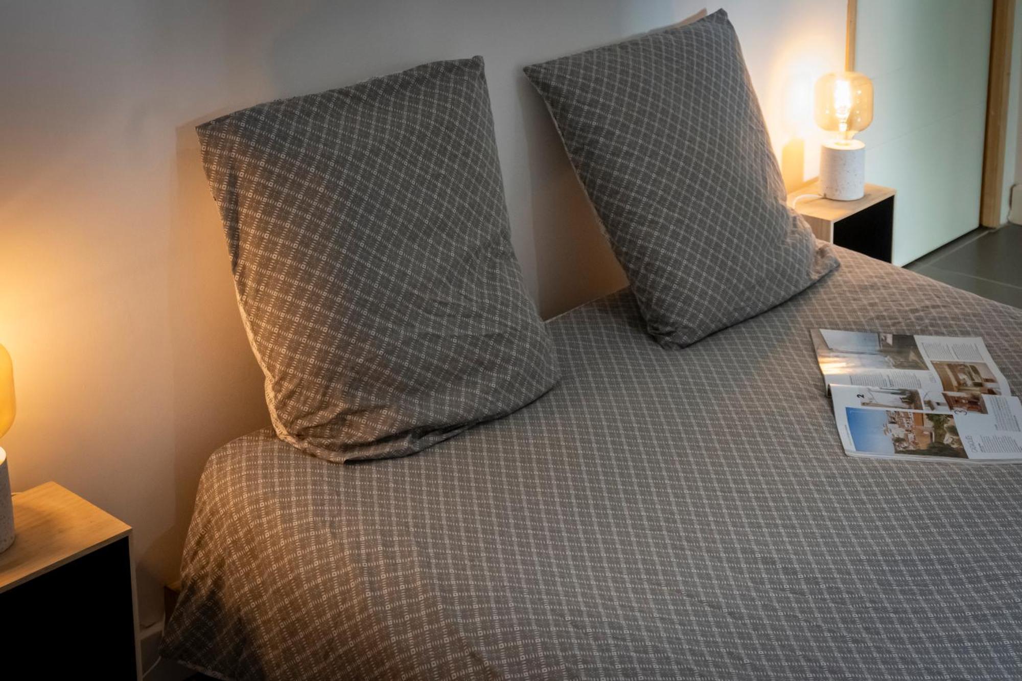 Superbe Appartement Avec Patio Nîmes Exteriör bild